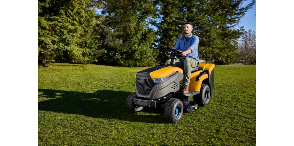 Stiga Tornado 398 - Przekładnia hydrostatyczna umożliwia łatwe regulowanie prędkości bez konieczności zmiany biegów.