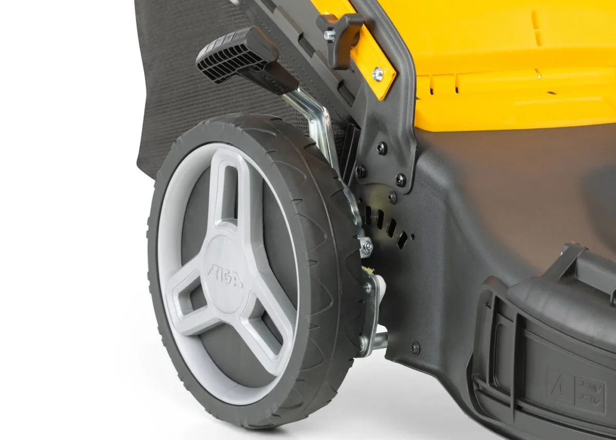 Stiga Combi 53 SEQ B - Prosta regulacja wysokości koszenia w 6 pozycjach (w zakresie od 25 do 80 mm).