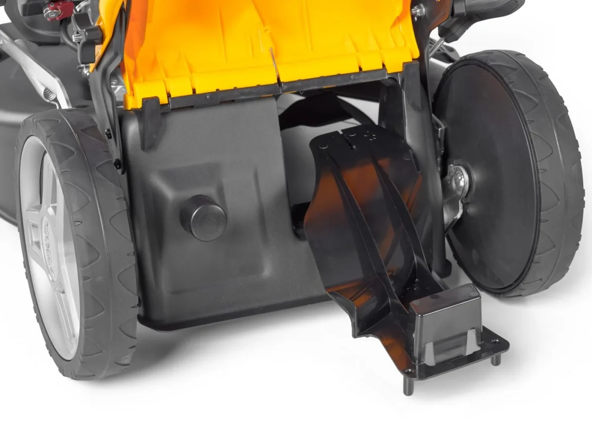 Stiga Combi 53 SEQ B - System koszenia 4 w 1 – zbieranie, mulczowanie, wyrzut tylny i wyrzut boczny.