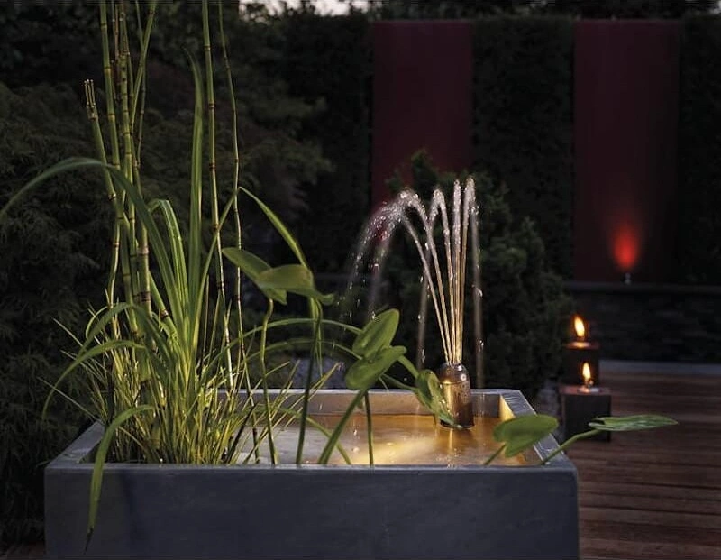 Oase Filtral UVC 1500 - Regulowany dystrybutor do obsługi małych fontann, statuetek lub strumyków