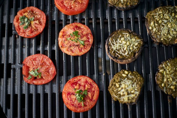 Weber Q 2200 Stand - Model posiada nylonową ramę wzmocnioną włóknem szklanym