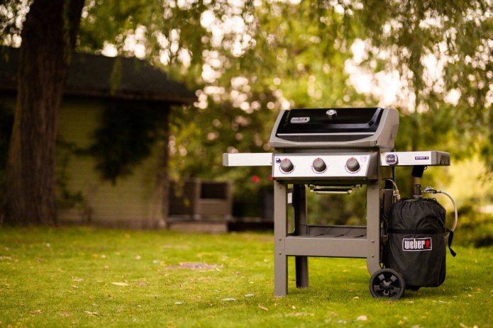 Spirit II E-310 GBS - Grill wyposażony w ruszty do pieczenia GBS