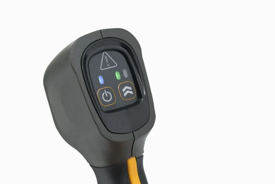 Stiga SBC 700 D AE - Z intuicyjną klawiaturą z diodami LED dla jeszcze większej wygody.