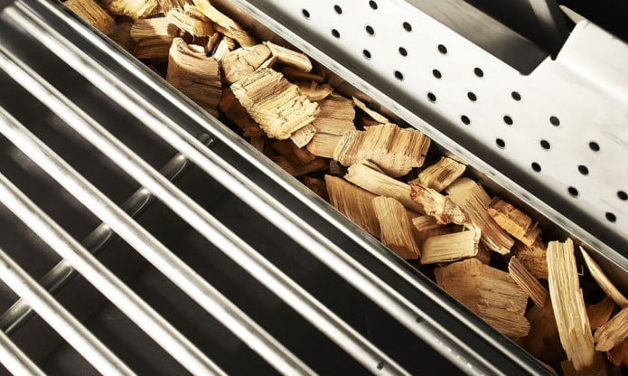 Pojemnik na drewienka do wędzenia