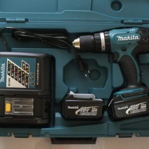 Makita DHP453RFE - Produkt dostarczany w walizce z akumulatorami i ładowarką