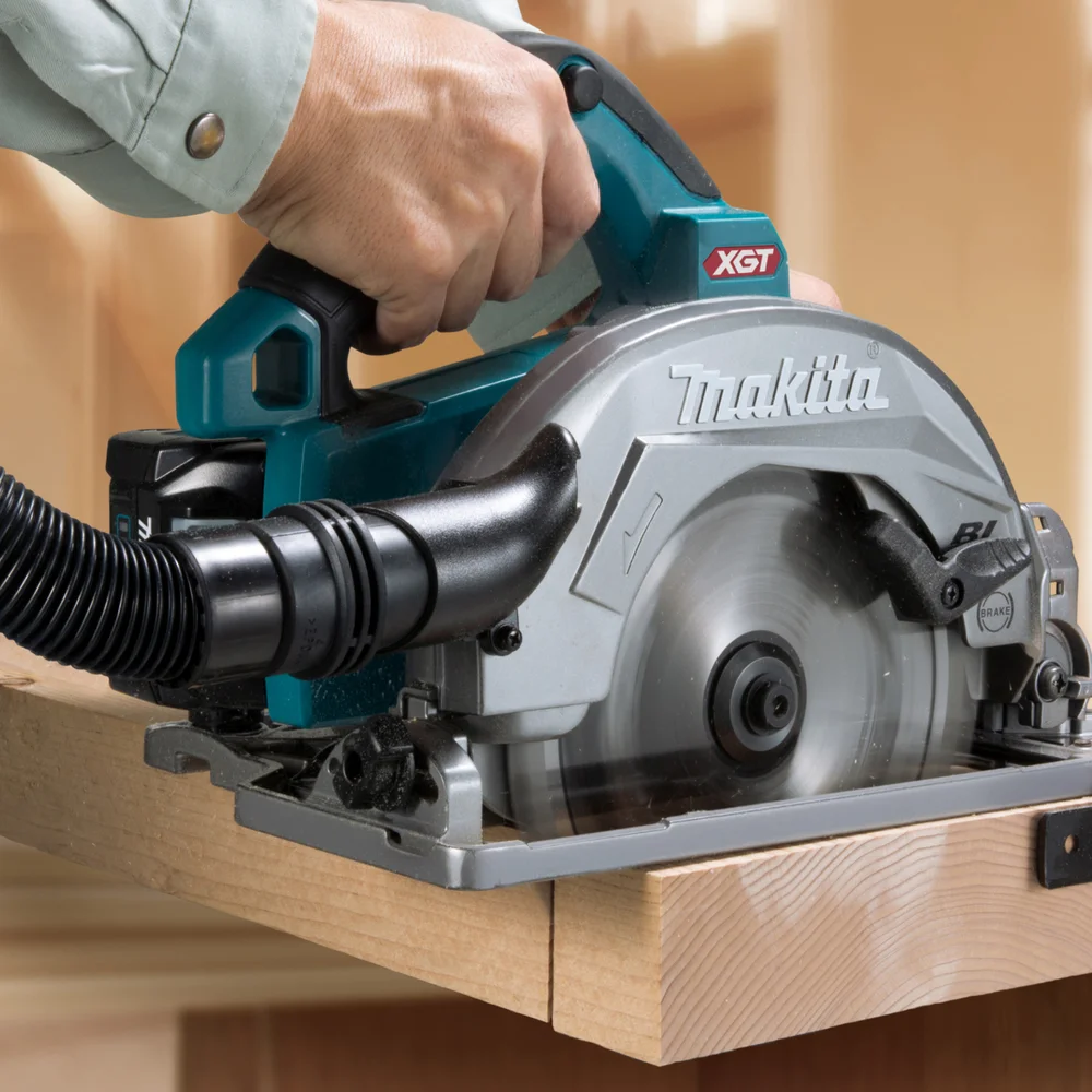 Makita HS004GZ01 - Posiada wysoką wydajność cięcia oraz możliwość współpracy z szyną prowadzącą bez użycia adaptera.