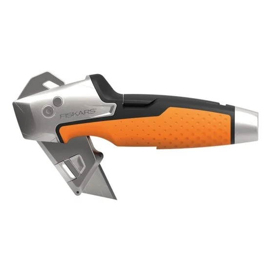 Fiskars CarbonMax™ - Chowane ostrze jest bezpieczne i łatwe w użytkowaniu