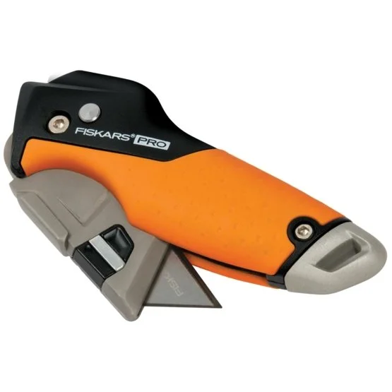 Fiskars CarbonMax™ - Składany mechanizm ostrza do wygodnego przechowywania i przenoszenia noża