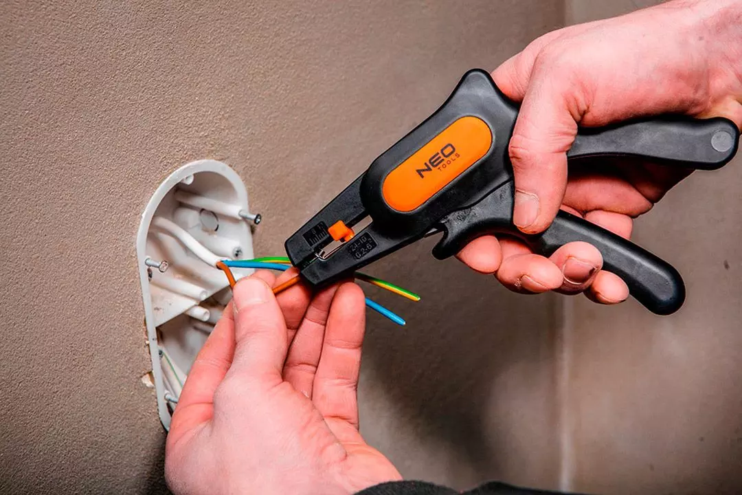 NEO TOOLS 01-519 - Do przewodów o przekroju 0,5–6 mm² (24–10 AWG)