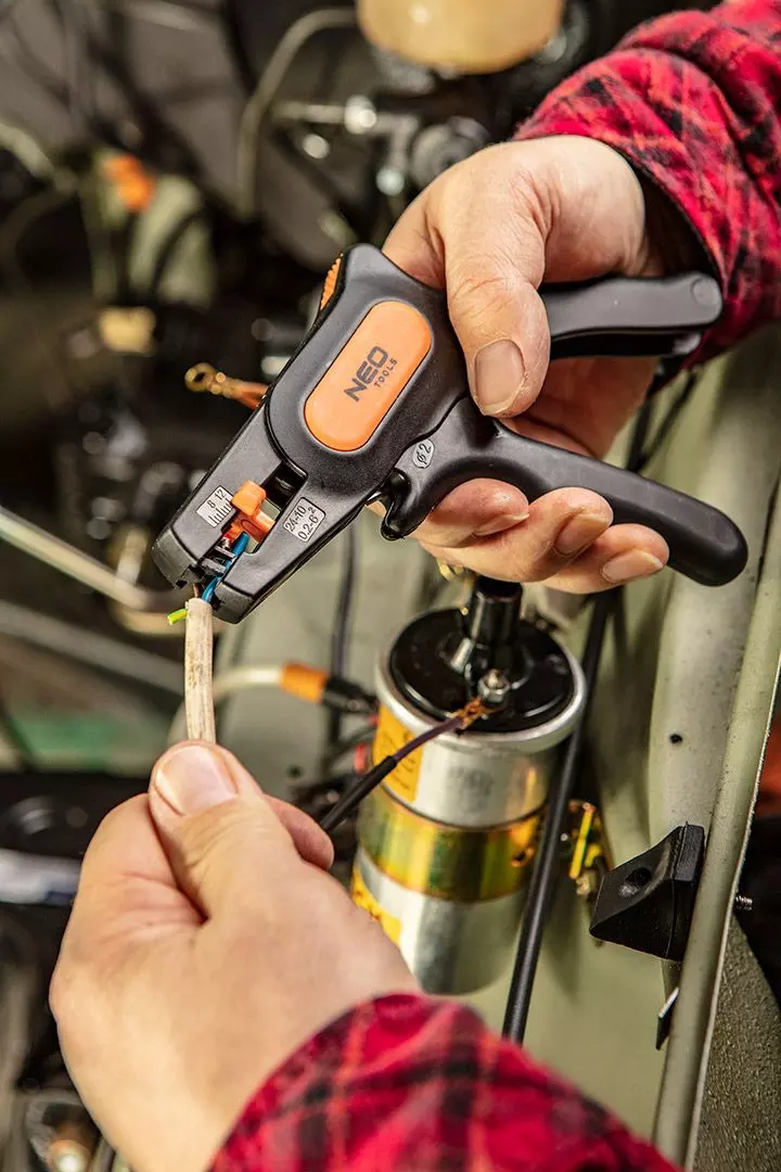 NEO TOOLS 01-519 - Pistoletowa konstrukcja zapewniająca ergonomię i komfort pracy