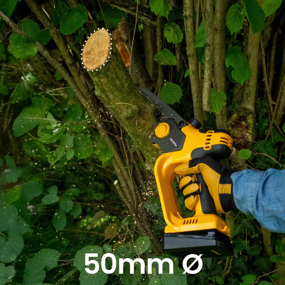 Stiga PR 100e - Akumulator 20 V (2 Ah) umożliwia cięcie do 120 gałęzi o średnicy do 50 mm na jednym ładowaniu.