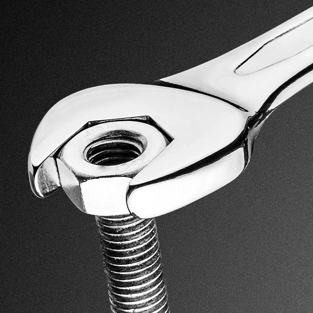 NEO TOOLS 09-406 - Sześciokątne oczko zwiększa efektywność przenoszonej siły, chroniąc jednocześnie powierzchnię śruby.