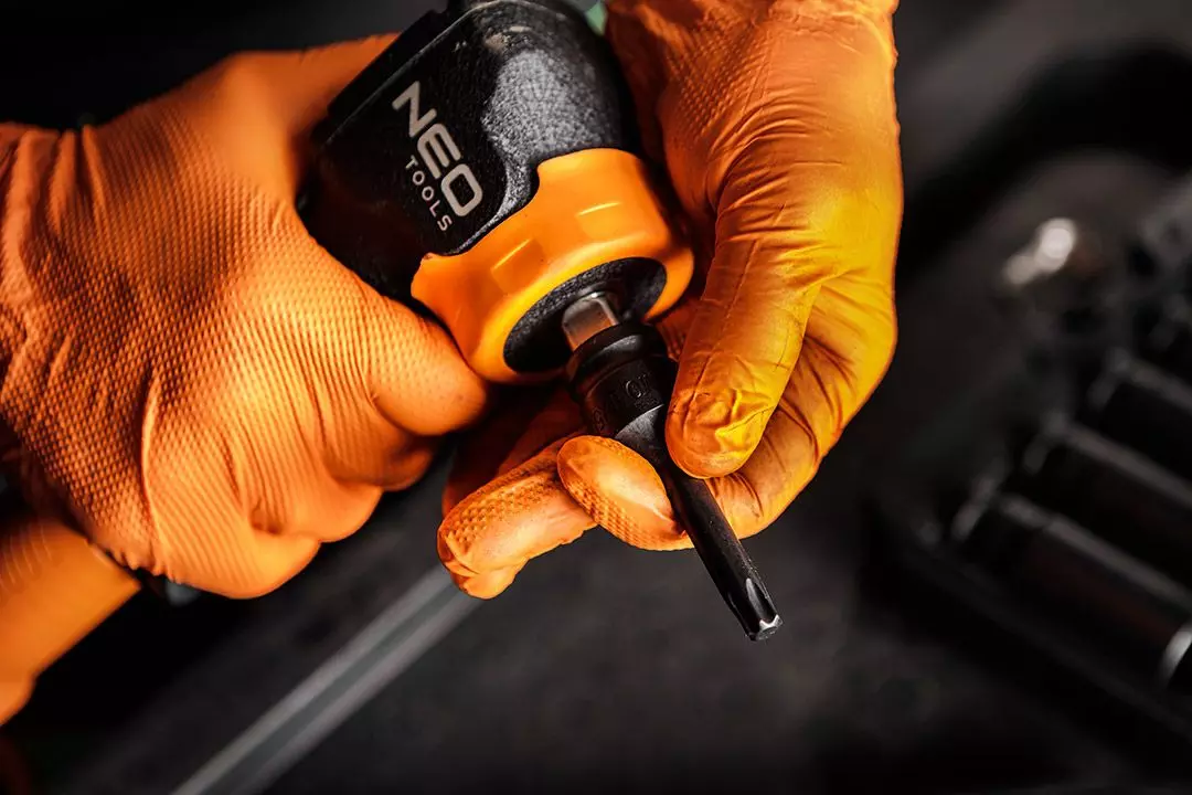 NEO TOOLS 10-260 – Przystosowana do pracy z kluczami pneumatycznymi i elektrycznymi pod dużym obciążeniem